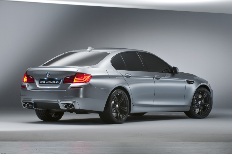 Illustration for article titled The 2012 BMW M5 is a twin-turbo V8-powered rocket